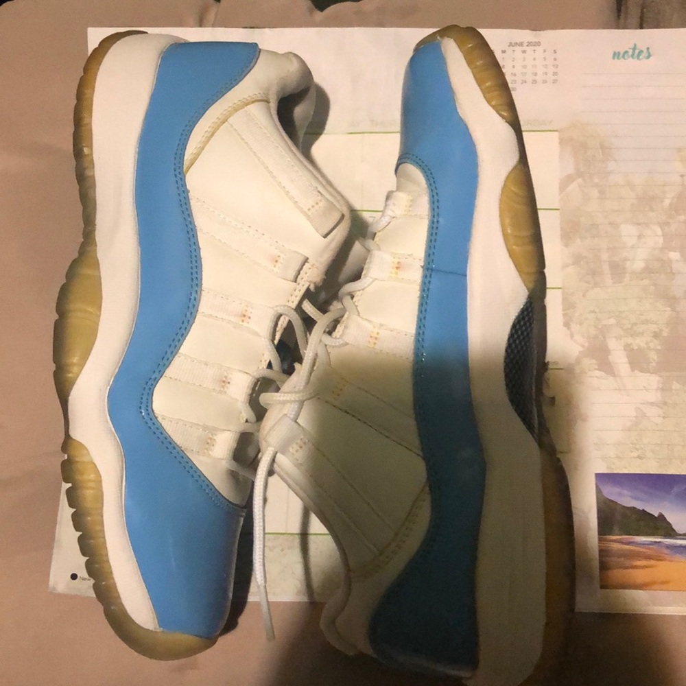 AJ Retro Low White Carolina Blue Size 7